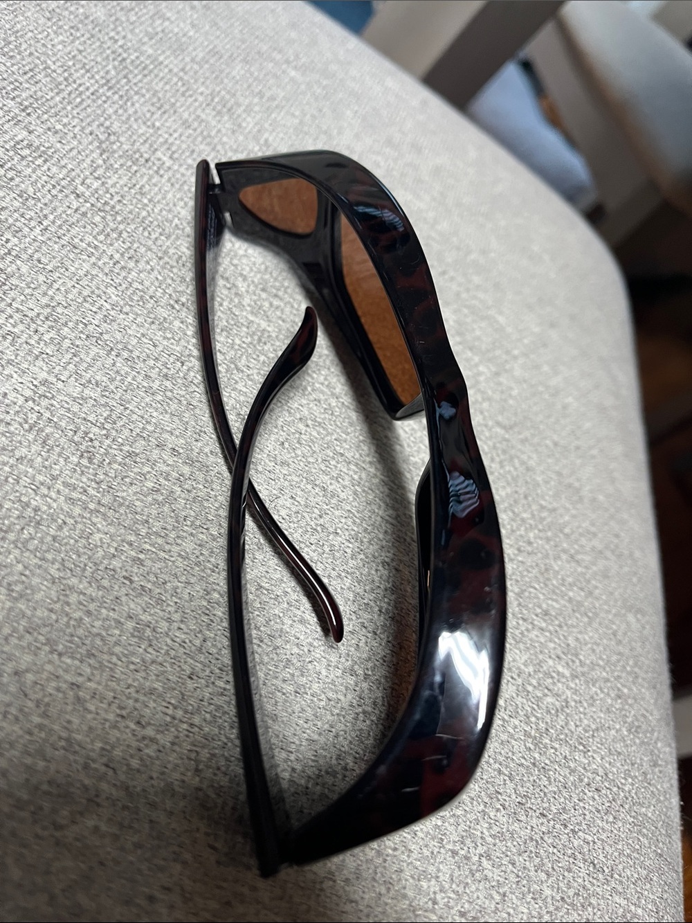 Foster Grant Women's Tortoiseshell Frame with Brown Lenses Sunglasses - Picture 6 of 9